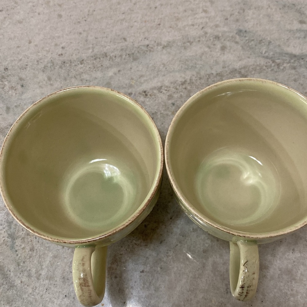2 Juliska Pistachio green berry and thread coffee cups - Picture 3 of 6